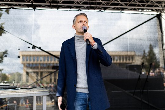 Bažnyčią sudrebinus dar vienam pedofilijos skandalui – A. Tapino kritika: „Vieni 20 metų zulinasi į vaikus, antri juos dengia“