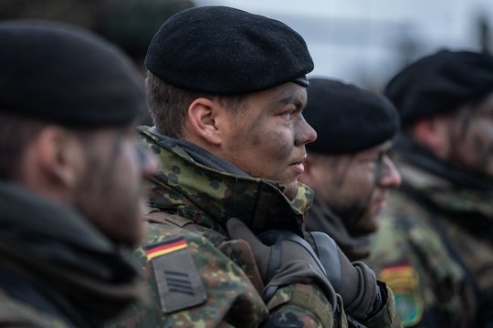 Nerimas Vokietijoje: virš karinių objektų – šimtai įtariamų skrydžių