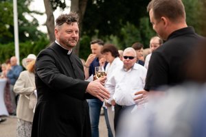 Po dar vieno pedofilijos skandalo bažnyčioje – žinomo kunigo žinutė