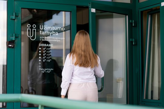 Jaunimas plūsta į Užimtumo tarnybą – bando išvengti vieno rūpesčio