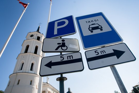 Po konflikto dėl neįgaliųjų vietos vilnietis lankėsi policijoje: atsiprašė įžeistų homoseksualių asmenų