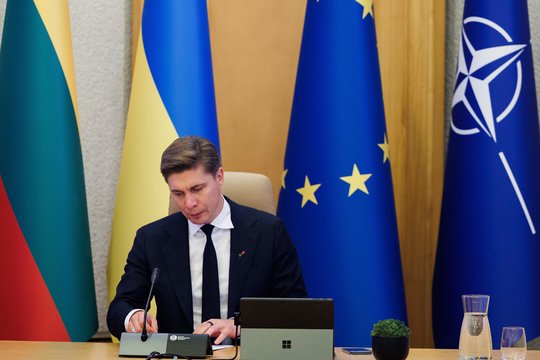 Premjeras apie galimus skundus dėl G. Varvuolio elgesio: politikai turėtų nesikišti