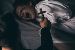 Vaikystės pragaras klebonijoje: „Kas manimi būtų patikėjęs? Juk tai buvo kunigas“