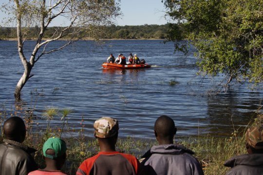 Zimbabvės Karibos ežere apvirtus keltui žuvo 44 žmonės