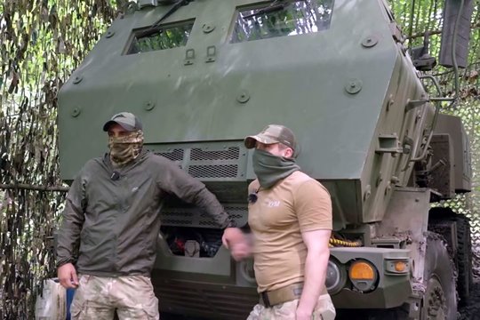 Itin reti kadrai: Ukrainos įgula atskleidė HIMARS operacijų užkulisius