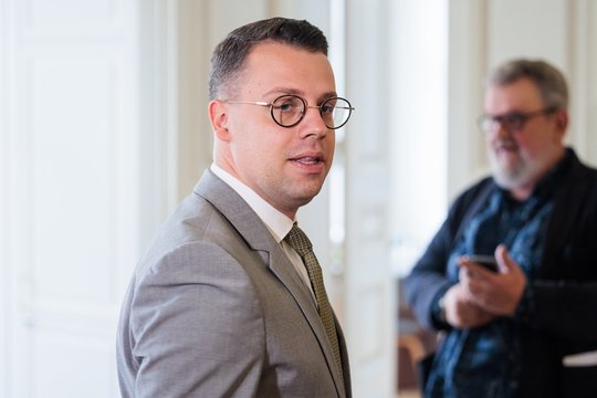 L. Alsys: rusų kalbos atsisakymas turi būti sistemingas, būtina įvertinti tautinių mažumų poreikius