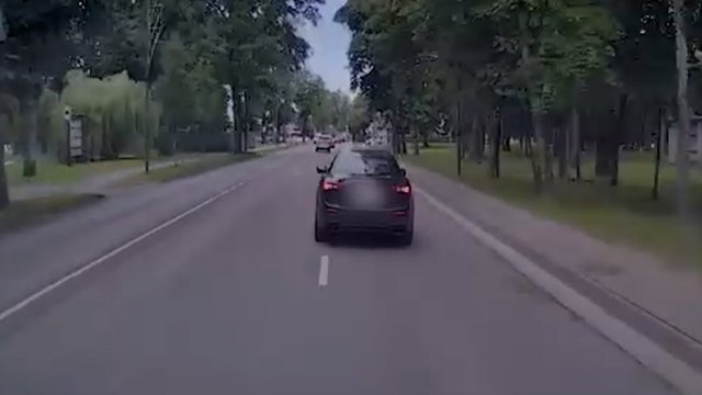  „Maserati“ bandymas pasprukti baigėsi sulaikymu: paviešino gaudynių vaizdo įrašą