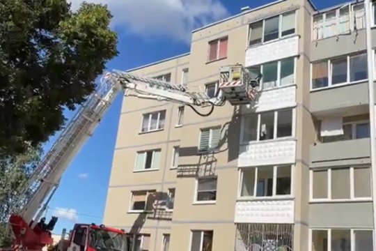 Dramatiška gelbėjimo operacija Kėdainiuose: pas moterį sulėkė visos tarnybos