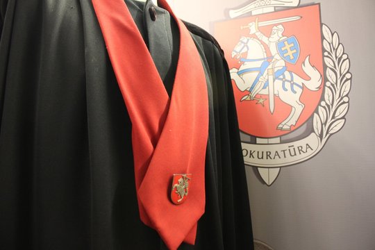 Dėl smurto prieš žmoną ir grasinimo nužudyti teisiamas Kauno prokuroras J. Bagdonavičius išmestas iš tarnybos