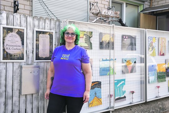 Gandas apie nepaprastą daugiabutį sklinda po Kauną – smalsuoliai traukia jo apžiūrėti