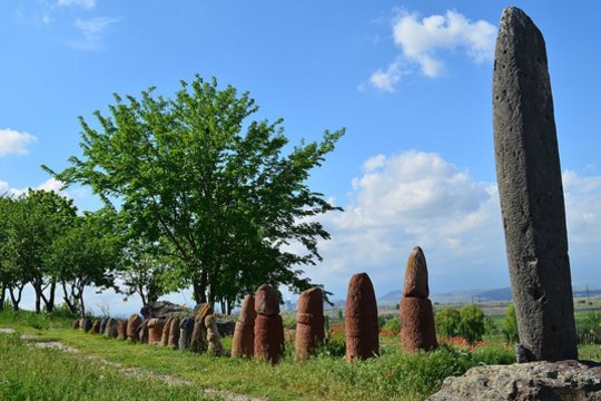Teigia išsiaiškinę paslaptingųjų „drakonų akmenų“ mįslę: tai – vandens kulto ženklai