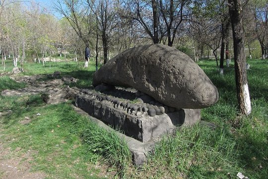 Teigia išsiaiškinę paslaptingųjų „drakonų akmenų“ mįslę: tai – vandens kulto ženklai