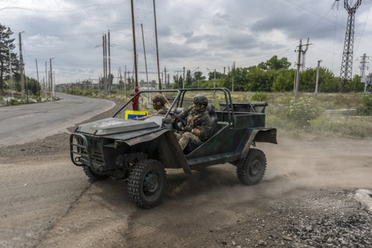 Karas Ukrainoje. Dar vienas siaubingas rusų smūgis: žuvo trijų mėnesių kūdikis, tarp sužeistųjų yra ir daugiau vaikų