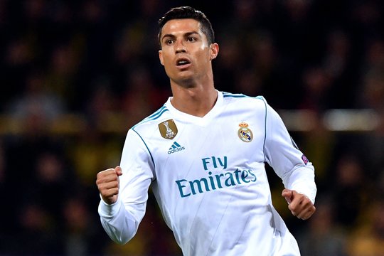 Cristiano Ronaldo nustebino išvaizdos pokyčiais: pakeitė plaukų spalvą