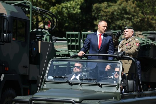 Lenkijoje – didžiausias istorijoje karinis paradas