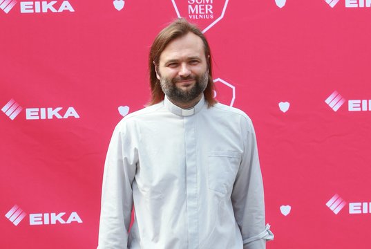 Algirdas Toliatas prabilo apie kunigų pedofilijos skandalą ir atskleidė kitą medalio pusę: „Lyg nuo grandinės nutrūkę“