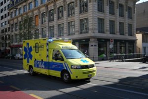 Šveicarijoje – mirtina karietos avarija: vienas žmogus žuvo, dar 12 buvo sužeista