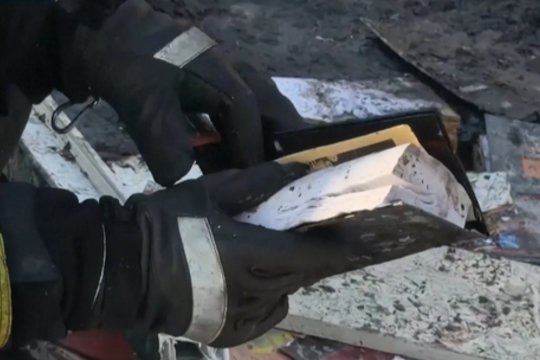 Rusijos raketos smogė Kyjivui: tarp apgadintų vietų atsidūrė ir knygų turgus