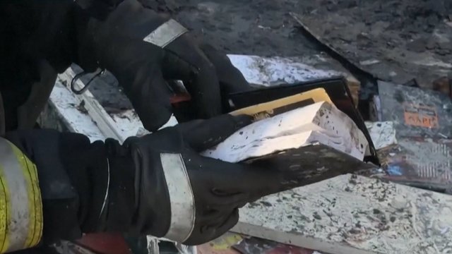 Rusijos raketos smogė Kyjivui: tarp apgadintų vietų atsidūrė ir knygų turgus