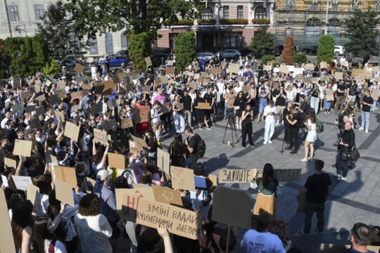 Ukrainiečiai vis dar reiškia nepasitenkinimą dėl M. Fiodorovo nušalinimo: kreipėsi ir į V. Zelenskį