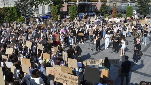 Ukrainiečiai vis dar reiškia nepasitenkinimą dėl M. Fiodorovo nušalinimo: kreipėsi ir į V. Zelenskį
