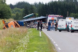 Dėl tragiškos BMW ir sunkvežimio MAN kaktomušos prie Vilniaus – policijos pagalbos šauksmas
