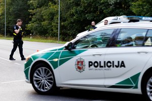 Molėtų rajone padegėjo taikiniu tapo ūkinis pastatas, Vilniuje – automobilis