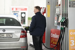 Lenkai sumažino degalų kainas: paskaičiavo, kiek dabar teks mokėti