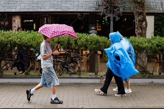 Šilti orai traukiasi iš Lietuvos: sinoptikai praneša, kam pasiruošti