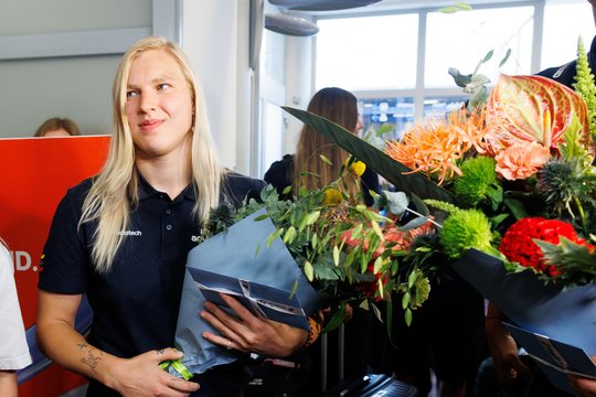 Lietuvoje audringai pasitikti Europos čempionė R. Meilutytė ir sidabrą iškovojęs T. Navikonis