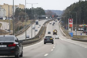 Gatvėse gali atsirasti nematyti ženklai: abejoja jų teisėtumu ir įspėja dėl baudų