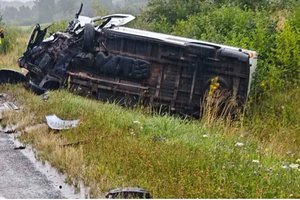 Skaudi avarija kelyje Alytus–Daugai: susidūrė mikroautobusas ir lengvasis automobilis