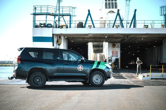 Vokietiją pasiekti jūriniu keltu nepavyko: uostamiestyje pasieniečiams įkliuvo penki neteisėti migrantai