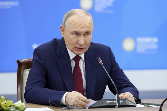 „Forbes“: V. Putinas šalina net silpniausius varžovus – aiškėja kodėl