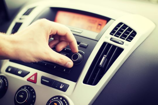 Tyrimas: naujų muzikos albumų išleidimo dieną padaugėja mirčių kelyje