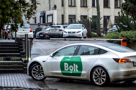 Policijos ir „Bolt“ vairuotojo bendravimas vilnietei sukėlė svetimą gėdą: „Ypač nejauku buvo prie vaikų“