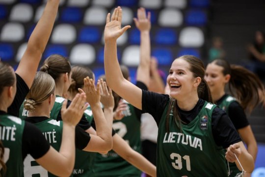 Europoje sudaužytos be gailesčio: Lietuvos krepšininkės per antrąjį kėlinį pelnė vos 2 taškus