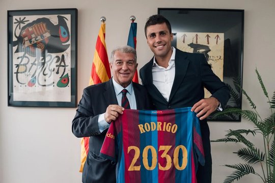 Prie „Barcelona“ prisijungė geriausias pasaulio čempionato futbolininkas