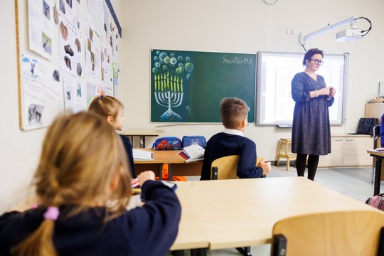 Kai klasėje nesaugu: kaip emocinė aplinka lemia mokinių ir mokytojų sėkmę
