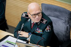 Paaiškino, kodėl R. Liubajevas atleistas sudarius šalių susitarimą: generolas prašė pusmečio išeitinės