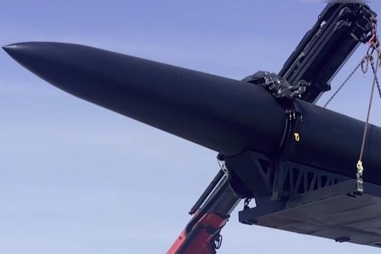 Ukraina parodoje demonstruoja savo naujausią balistinę raketą
