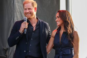 Britų žiniasklaida: princas Harry su žmona grįžta į Jungtinę Karalystę