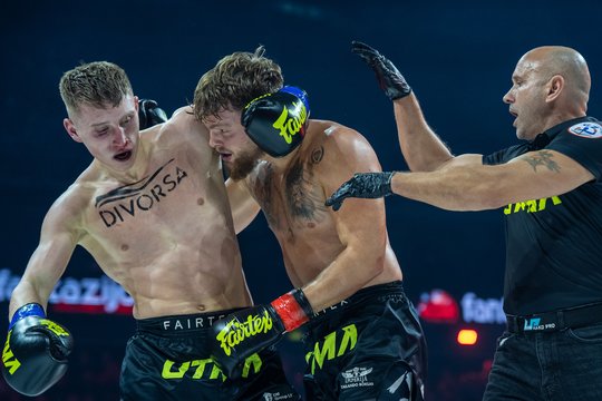 Parašai padėti: penki „Sparta“ klubo kovotojai su UTMA sudarė ilgalaikius kontraktus