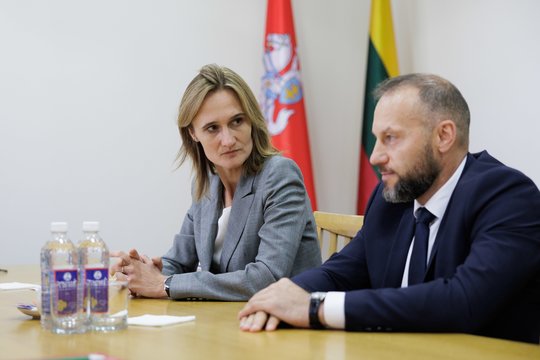 Parlamente – STT vadovo vizitas: paaiškino, kodėl įspėjo Seimo valdybą