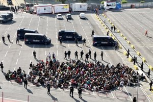 Ispanija plečia migrantų prieglobsčių centrus Seutoje, siekdama sušvelninti krizę