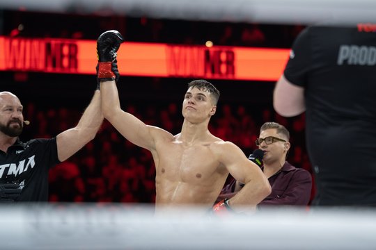 UTMA aštuntukas dėl 81 kg diržo – čempionui atiteks solidi premija