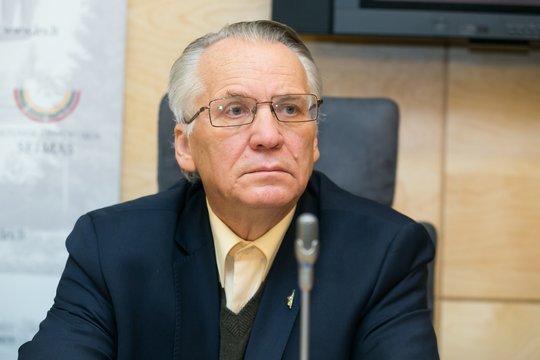 Mečys Laurinkus. Nereikia laukti, kol koks nors dronas pribaigs Sporto rūmus