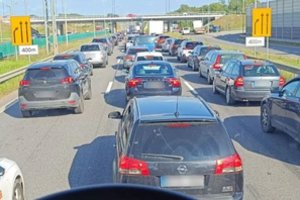 Antrą dieną iš eilės Islandijos plente – masinės spūstys