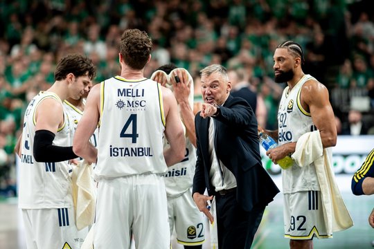Šaro „Fenerbahce“ pradėjo pasiruošimą sezonui: vienas lyderių su komanda nesportuoja