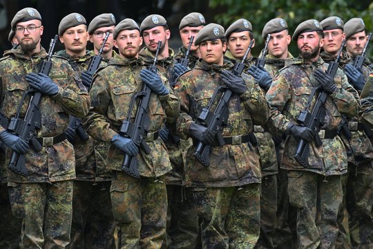 Karas Ukrainoje. Vokietija paskelbė ambicingą gynybos planą: dėl Rusijos – milijardai
